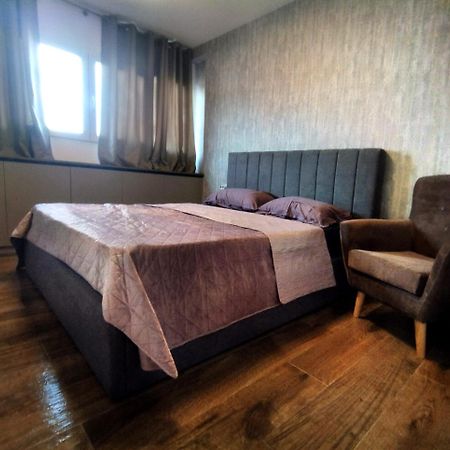 Emerald Apartment Alicante Luaran gambar