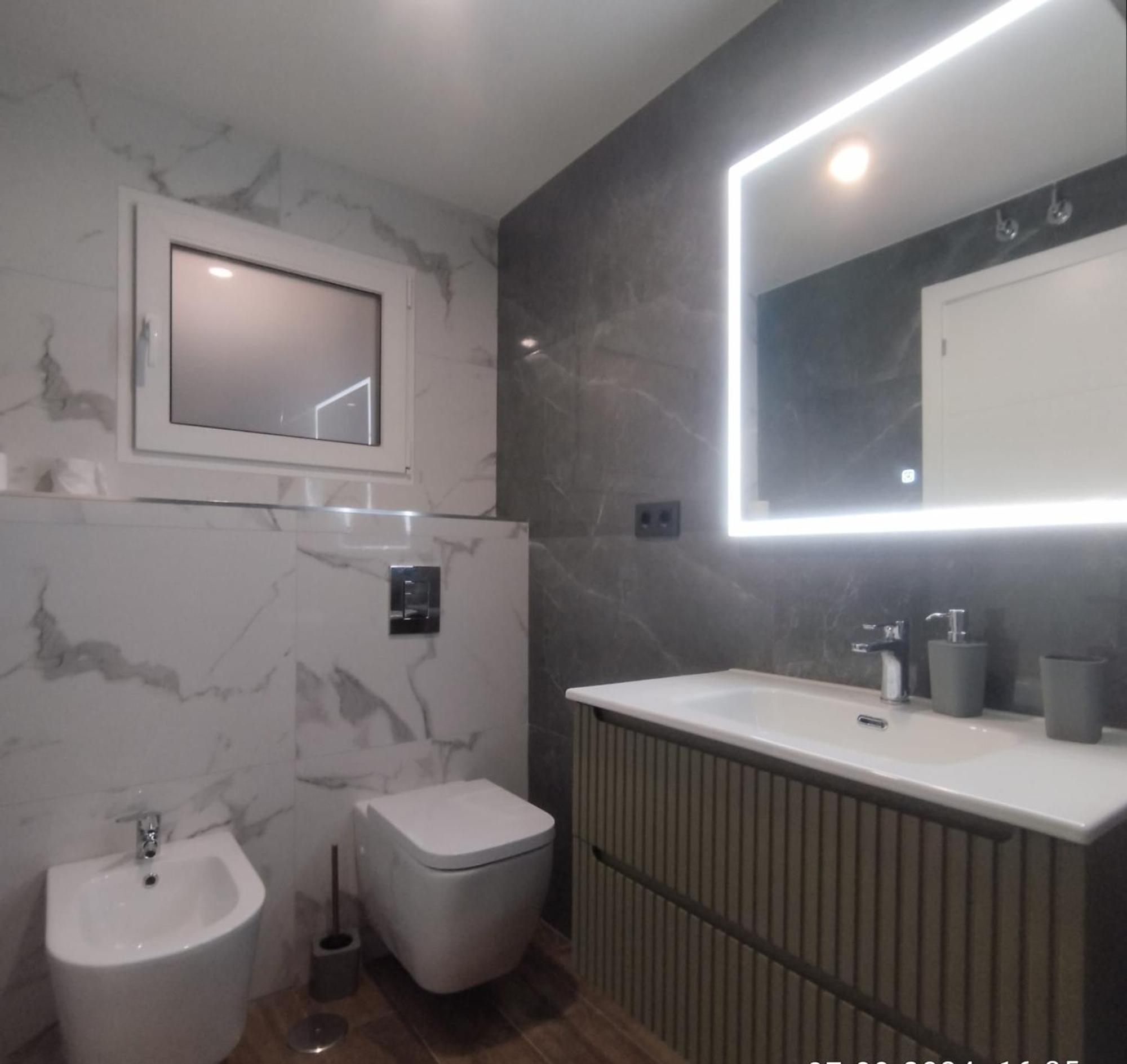 Emerald Apartment Alicante Luaran gambar